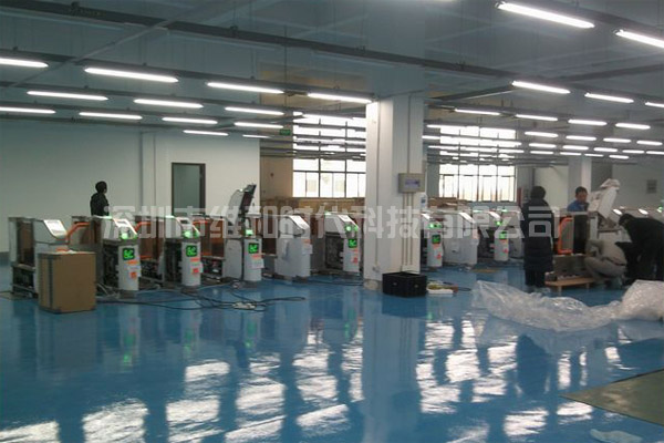 華為電子車間采用4臺(tái)啟亞品牌HI-PE進(jìn)口安檢門把關(guān)產(chǎn)品安全[圖文]