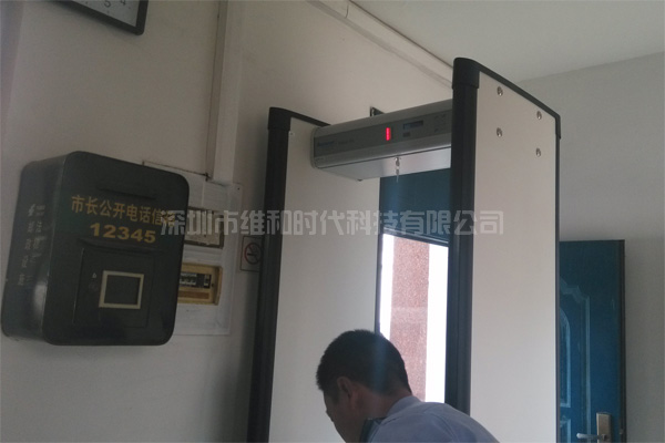 富士康蘋果生產(chǎn)線采用METOR6S進(jìn)口安檢門防盜