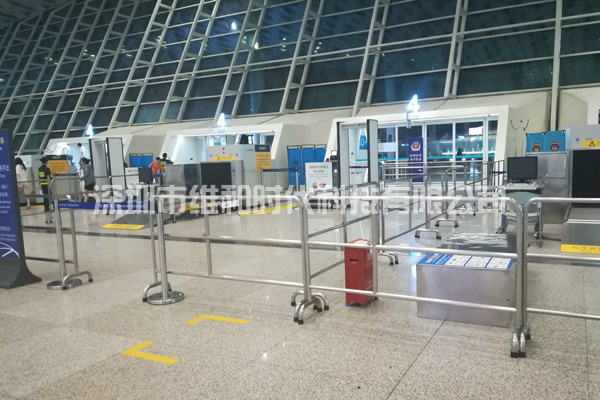 維和時(shí)代安檢門廠家為深圳機(jī)場(chǎng)汽車站供應(yīng)金屬探測(cè)安檢門[圖]