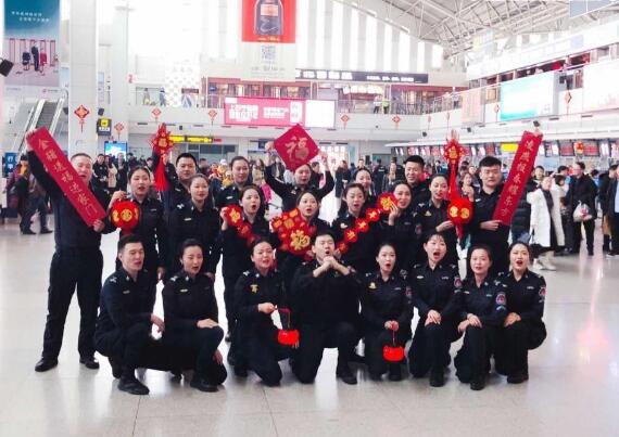 安檢門廠家：烏機(jī)場分公司安檢總站“大漠班組”愛心慰問養(yǎng)老院