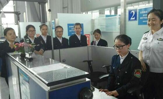 烏魯木齊機(jī)場安檢總站安檢門及金屬探測器技術(shù)培訓(xùn)與時(shí)俱進(jìn)