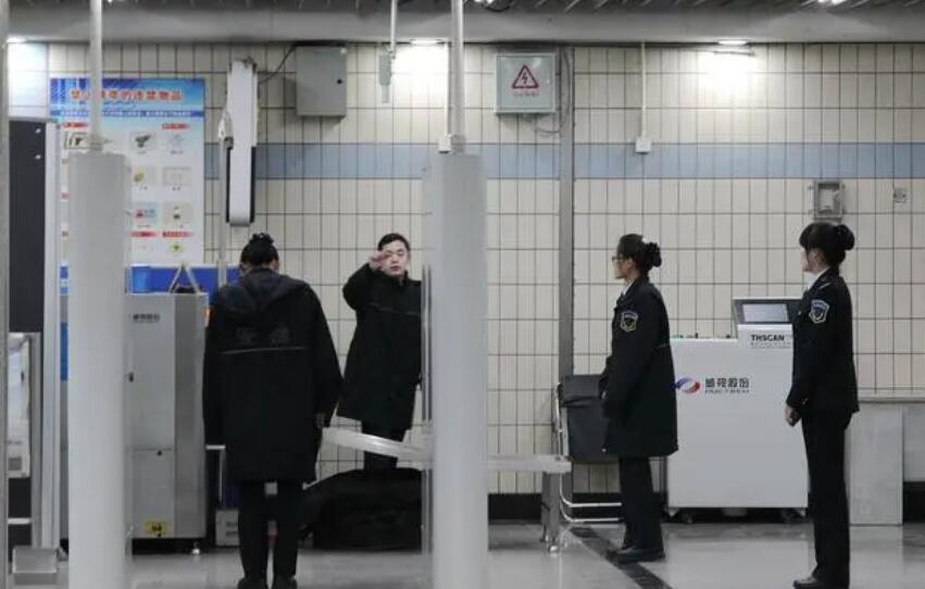 安家門廠家解答：手機安檢門對人體有輻射嗎？